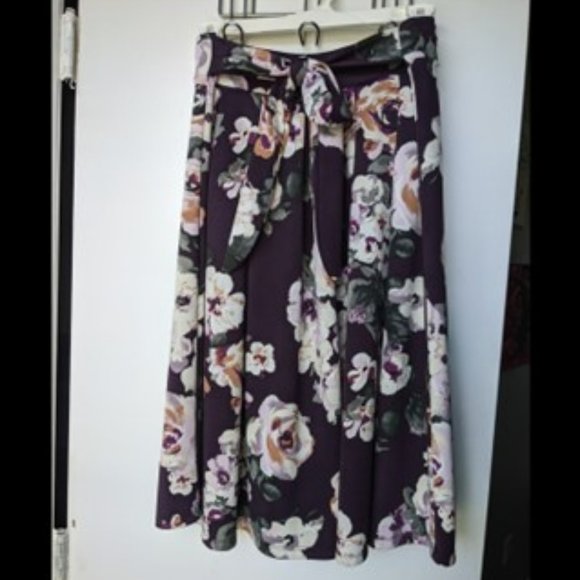 Haute Monde Dresses & Skirts - Elegant Floral/Flowy A line Plum/Purple Skirt Bow Tied Size Large Haute Monde